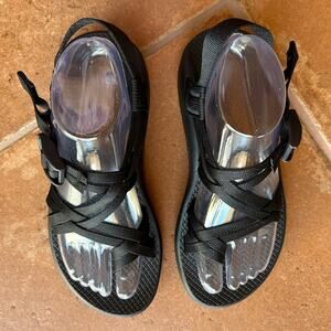 Chaco ZX/2 All Black Strappy Toe Loop Sandal for Outdoors - Hiking - Water sz 8